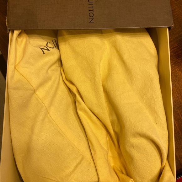 Louis Vuitton high top sneakers - Picture 8 of 8